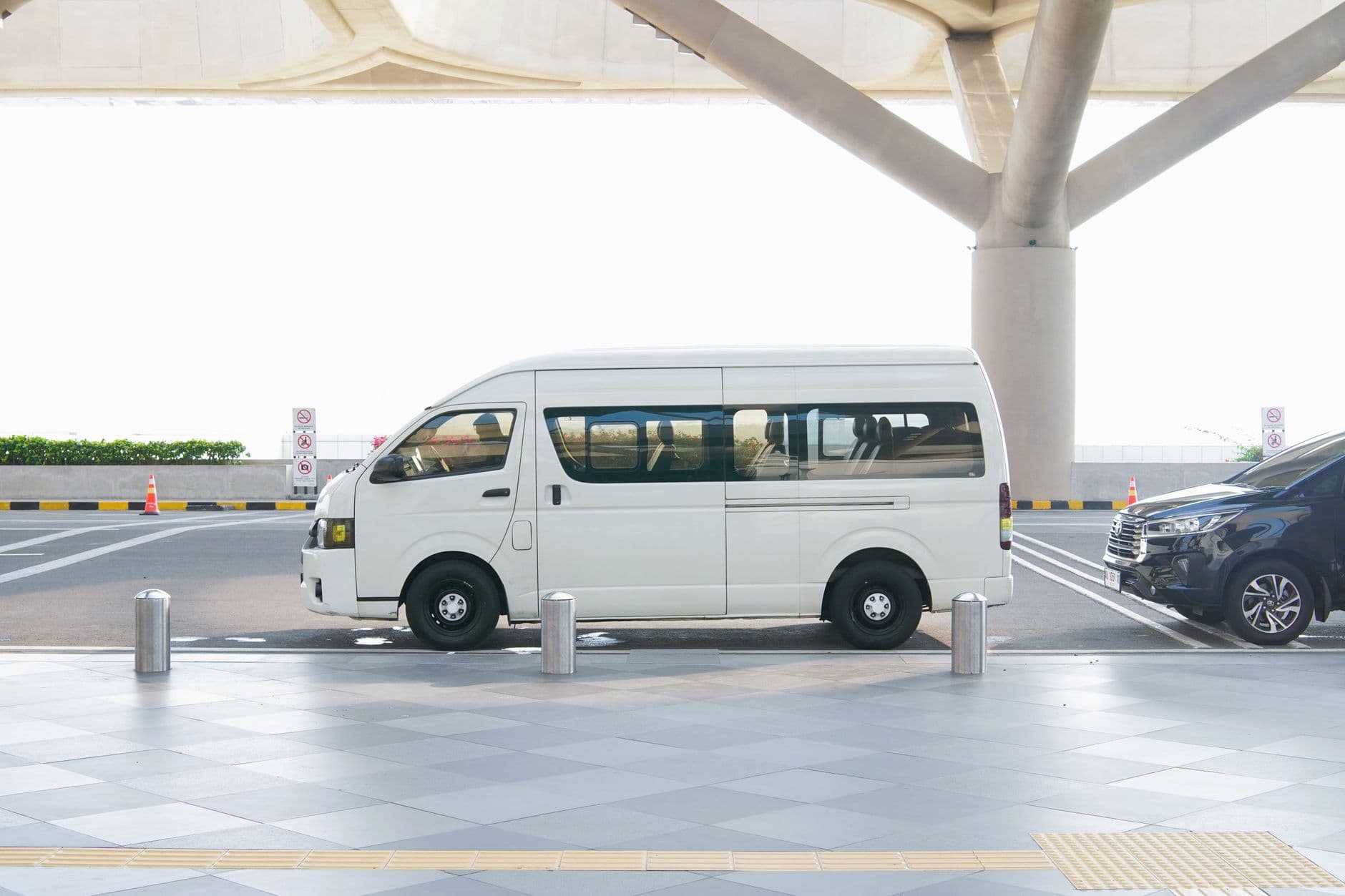 AOT Limousine at Phuket Airport: the Official Price List, the Desk, and What Beats It (2026)